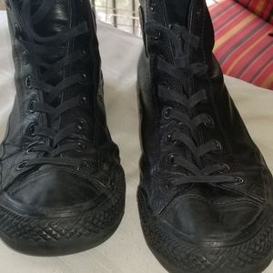 *PRE LOVED* Men's Black Leather Converse Sneakers
